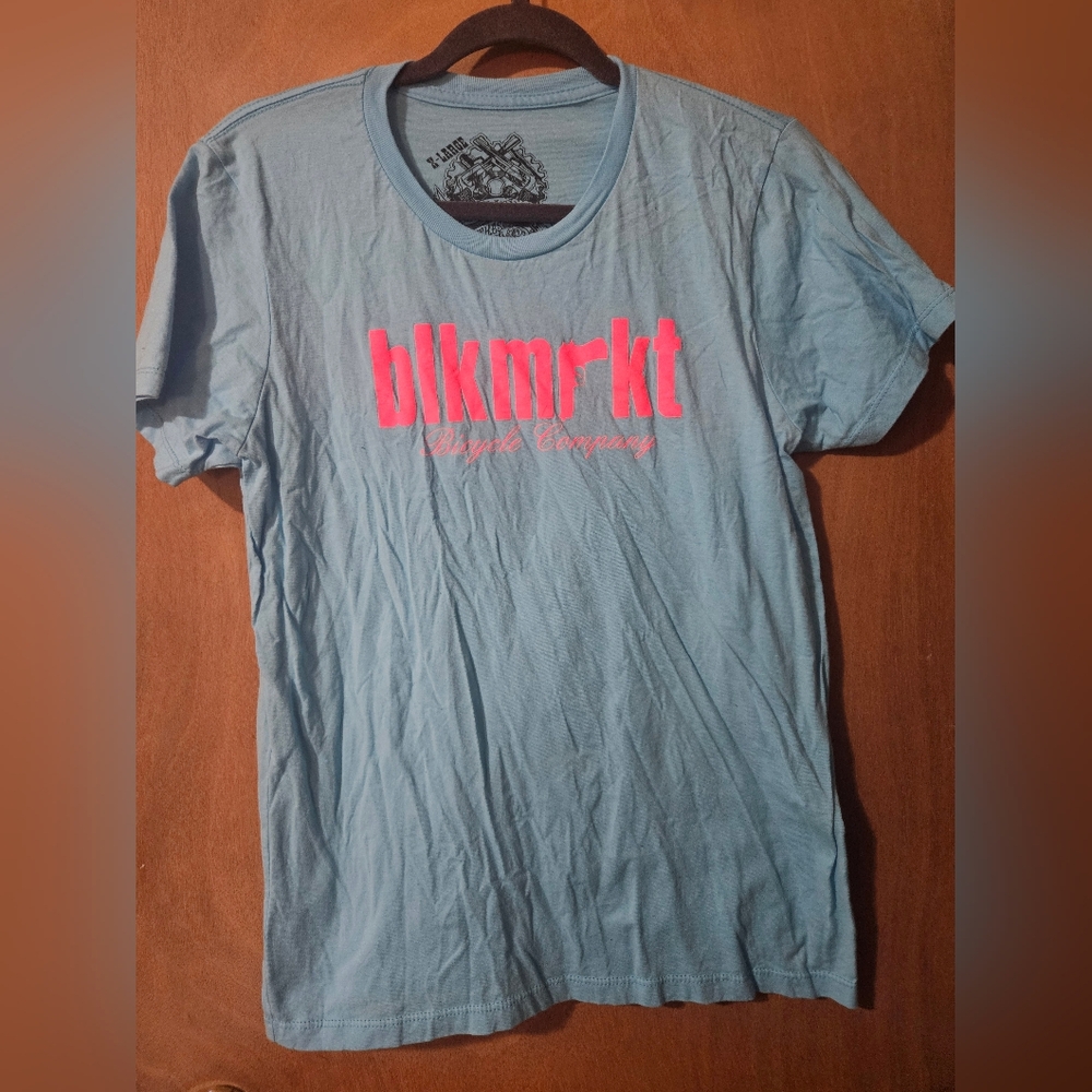 🌺 Lot A Light Blue Graphic Tee
